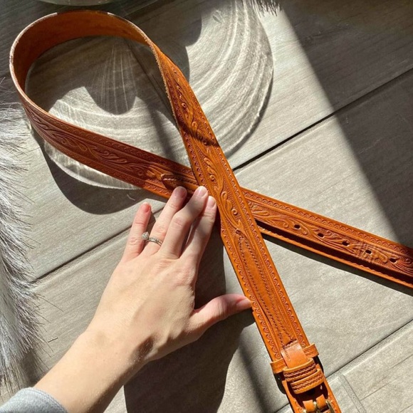 Vintage Accessories - ✨🎉HP🎉✨Vintage 1970s Leather Belt